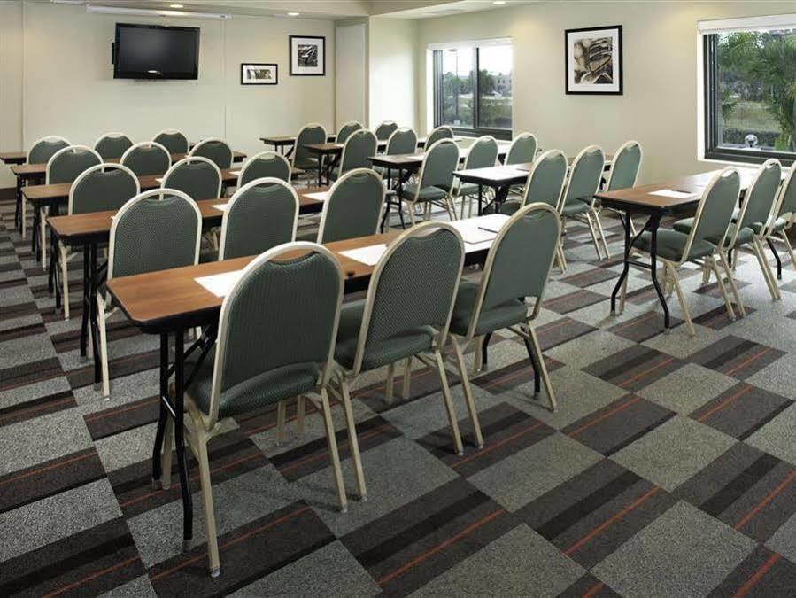 Four Points By Sheraton Fort Myers Airport ภายนอก รูปภาพ