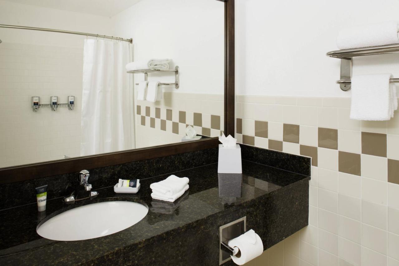 Four Points By Sheraton Fort Myers Airport ภายนอก รูปภาพ