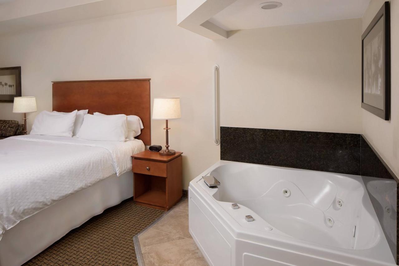 Four Points By Sheraton Fort Myers Airport ภายนอก รูปภาพ